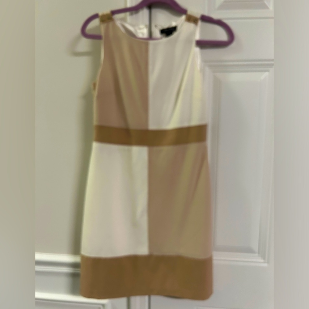 White House Black Market Size 0 office wear dress. Light weight - worn once